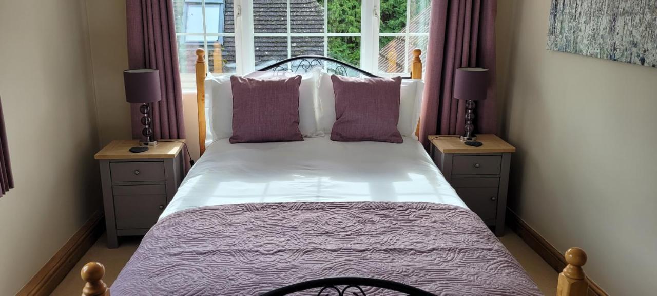 Ha'Penny Acre Bed & Breakfast Sherfield English Екстериор снимка