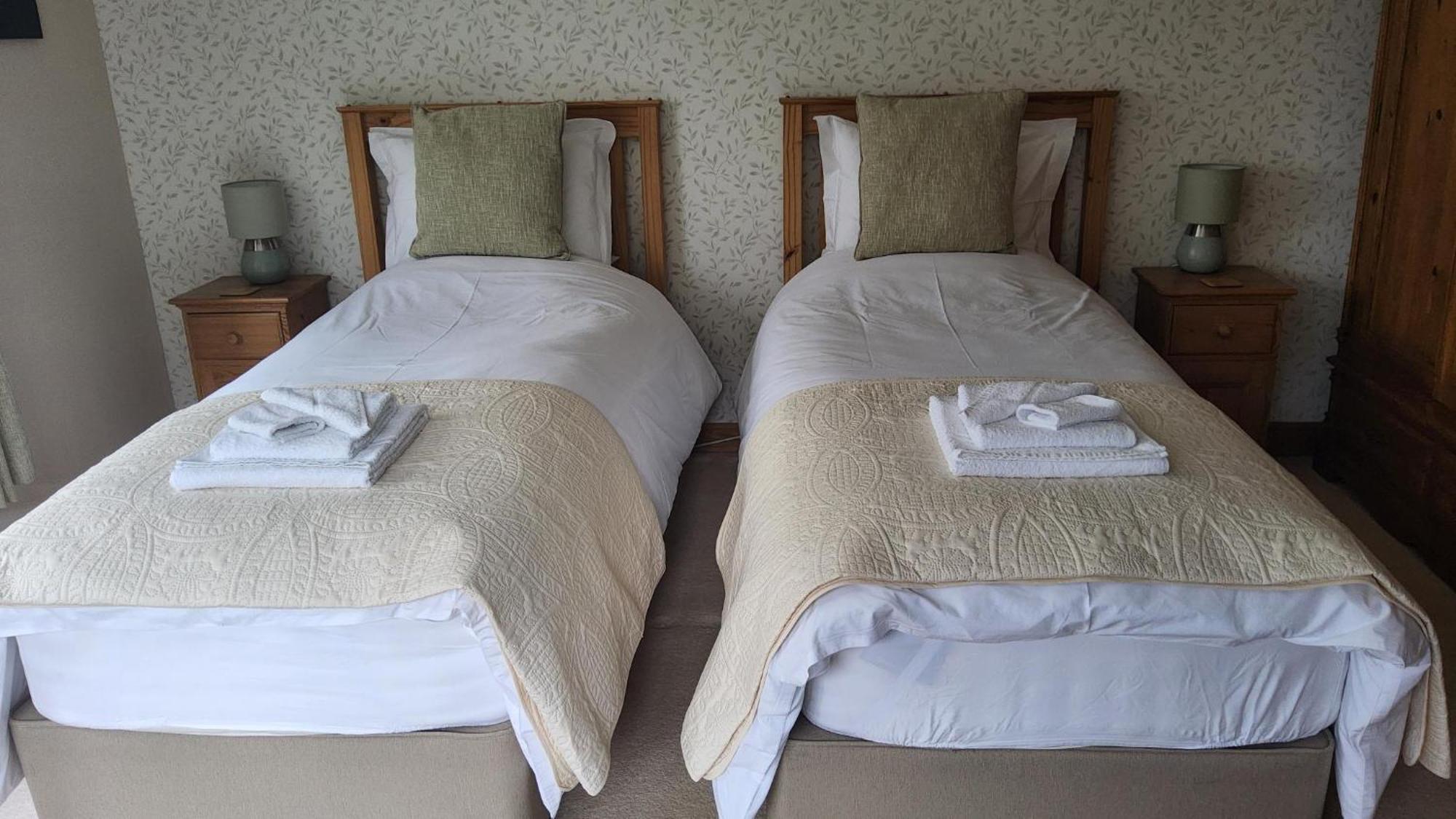 Ha'Penny Acre Bed & Breakfast Sherfield English Екстериор снимка