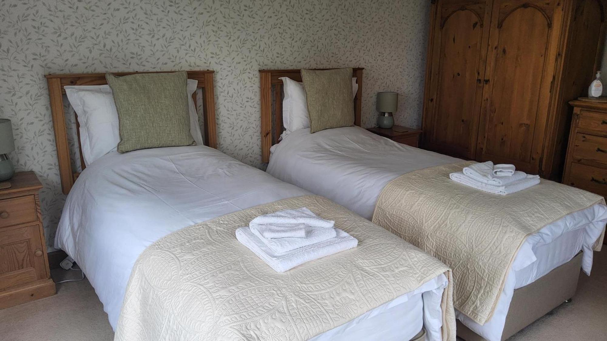 Ha'Penny Acre Bed & Breakfast Sherfield English Екстериор снимка