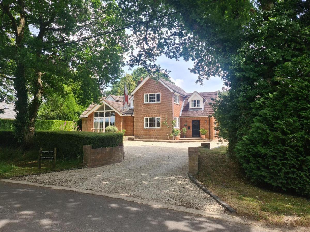 Ha'Penny Acre Bed & Breakfast Sherfield English Екстериор снимка